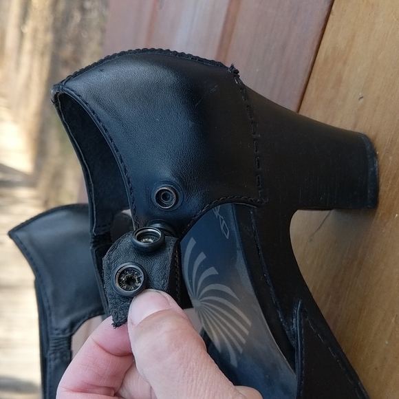 Gorgeous Dansko Mary Jane clogs - Picture 4 of 6